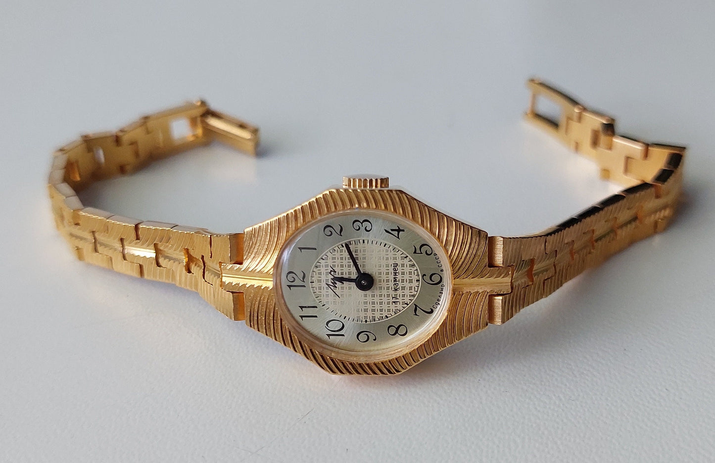 Soviet watch - "Luch", new condition watch, with beautiful bracelet , Vintage Watch ,Womens watch ,gold watch , Mechanical watch
