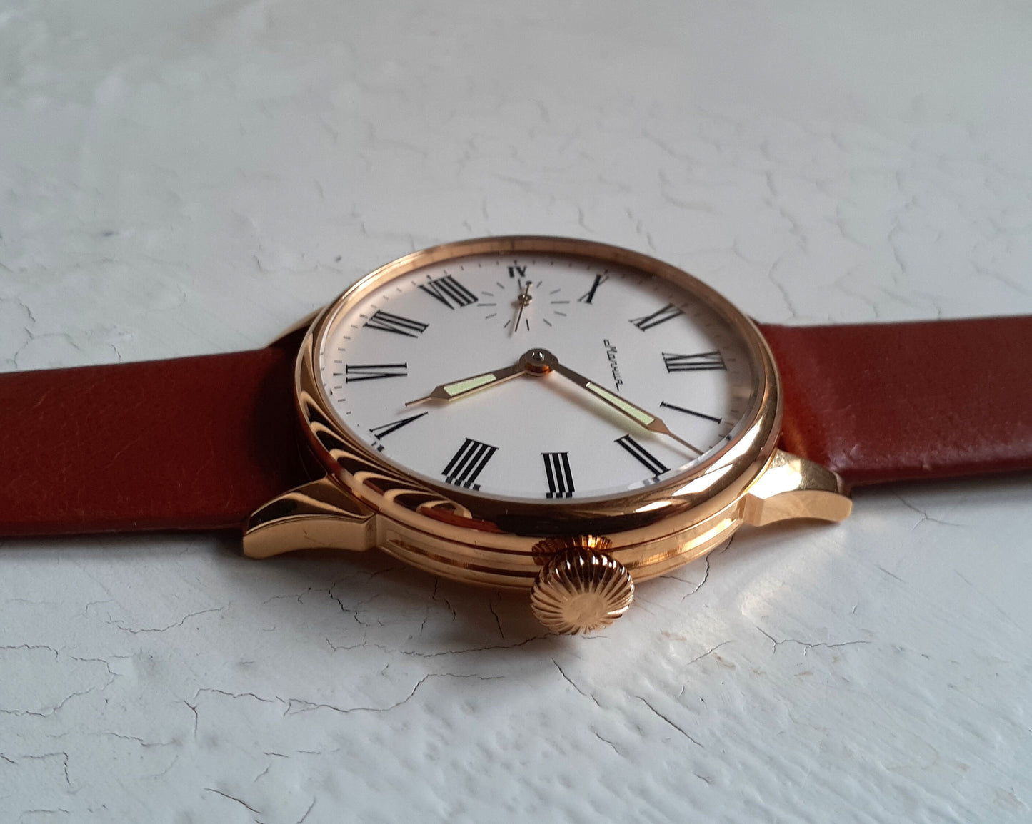 Soviet watch "Molnija" , classic watch , gold watch
