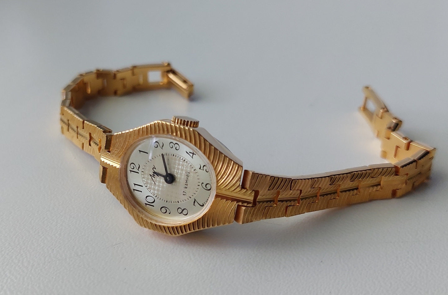 Soviet watch - "Luch", new condition watch, with beautiful bracelet , Vintage Watch ,Womens watch ,gold watch , Mechanical watch