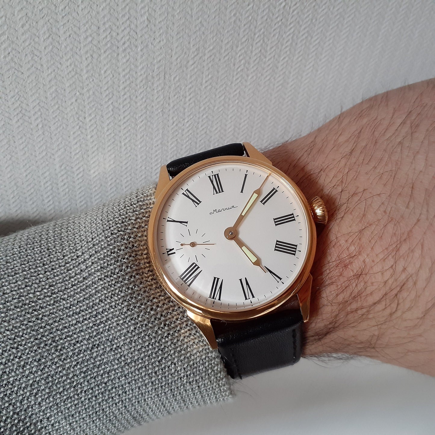 Soviet watch "Molnija" , classic watch , gold watch
