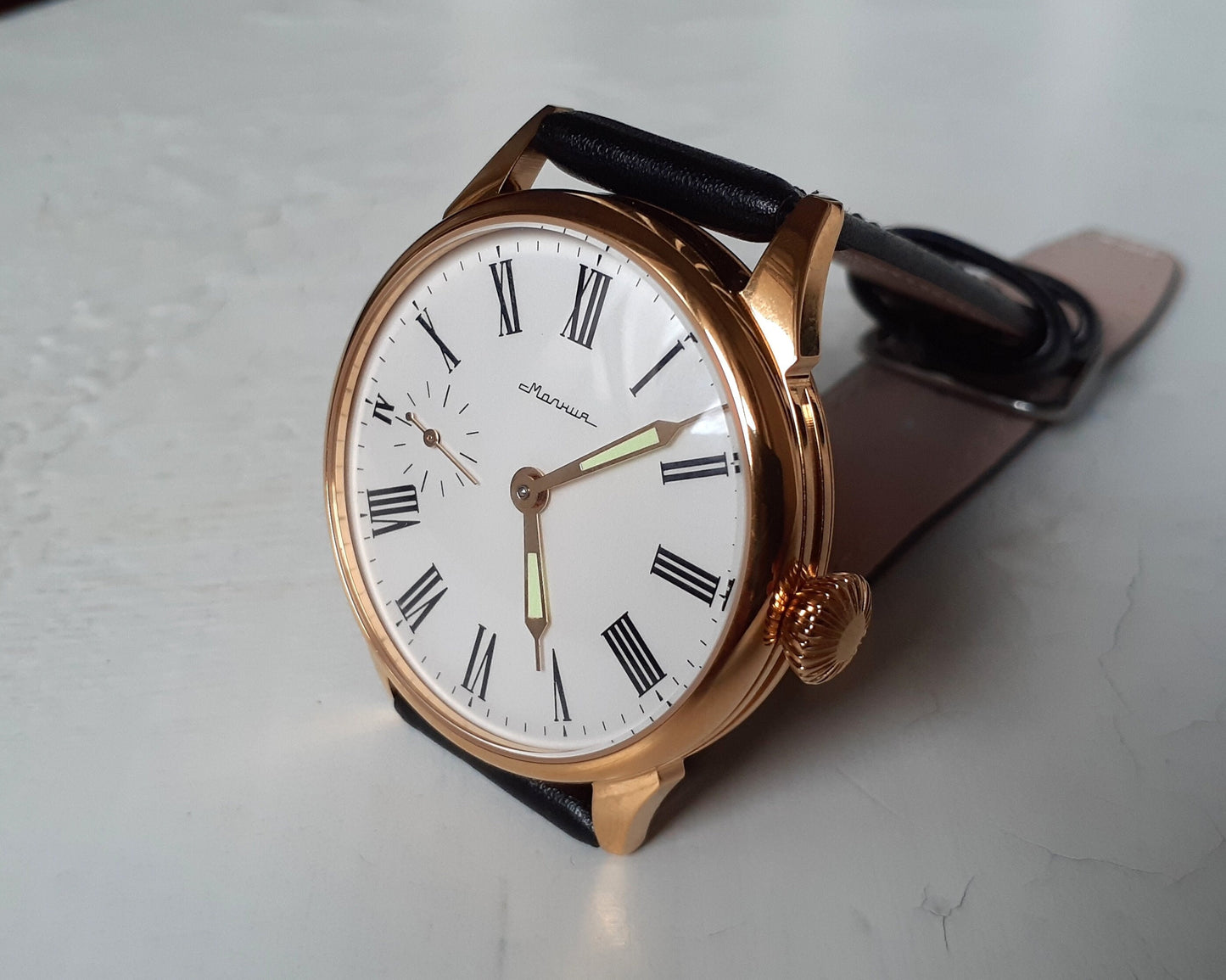 Soviet watch "Molnija" , classic watch , gold watch