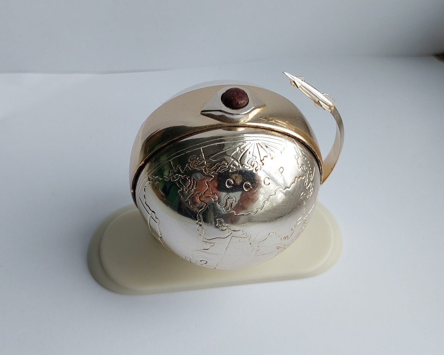 Vintage alarm clock "Earth" ,Soviet clock, Earth clock , Mechanical clock , space flight clock ,
