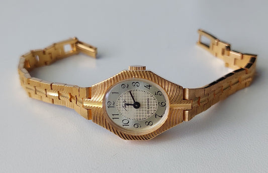 Soviet watch - "Luch", new condition watch,  with beautiful bracelet , Vintage Watch  ,Womens watch ,gold watch , Mechanical watch
