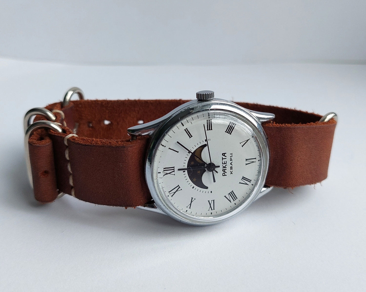 Moon calendar watch , Soviet watch , Vintage Watch , moon watch , moon calendar