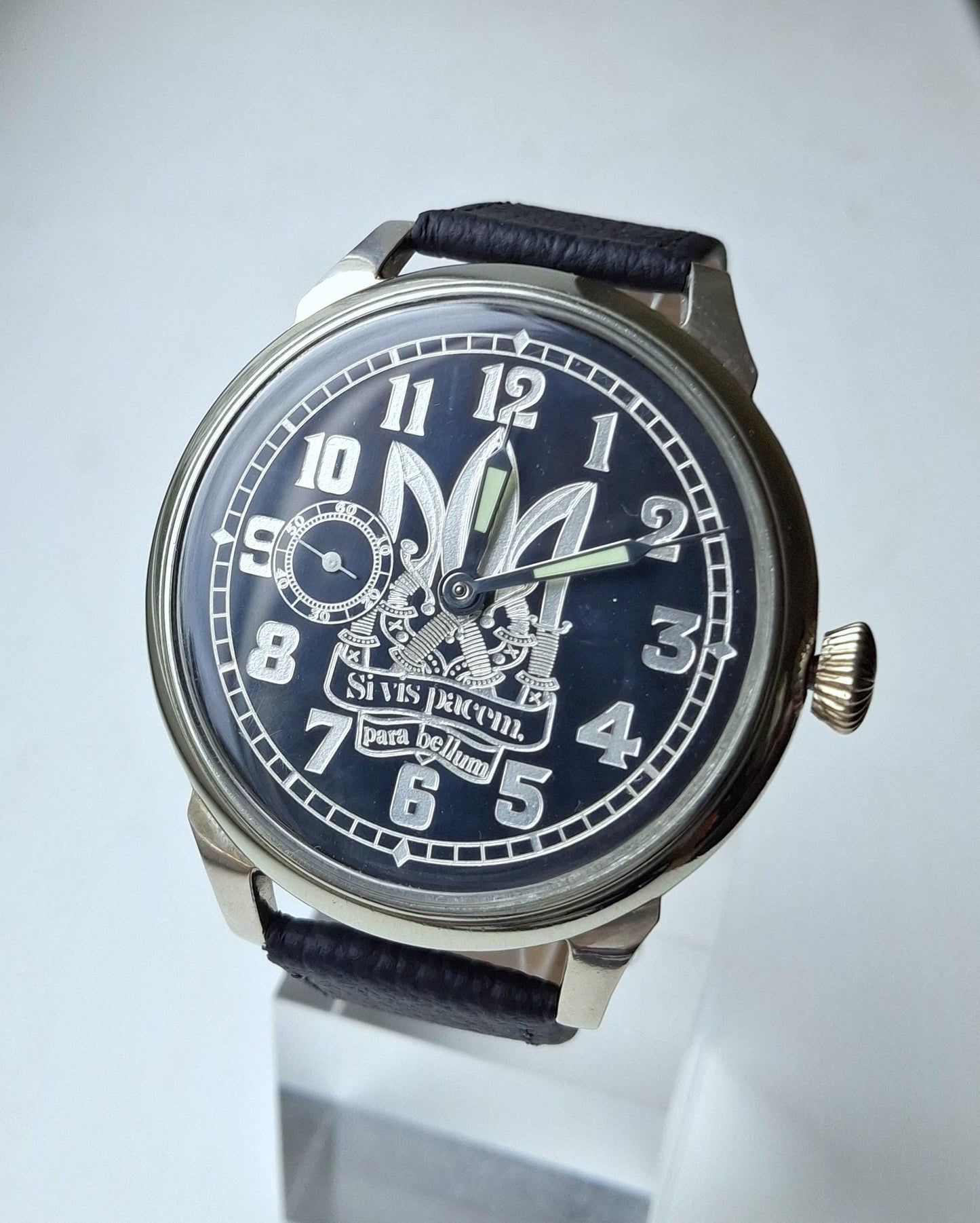 Vintage watch with Trident - "Si vis pacem, para bellum"