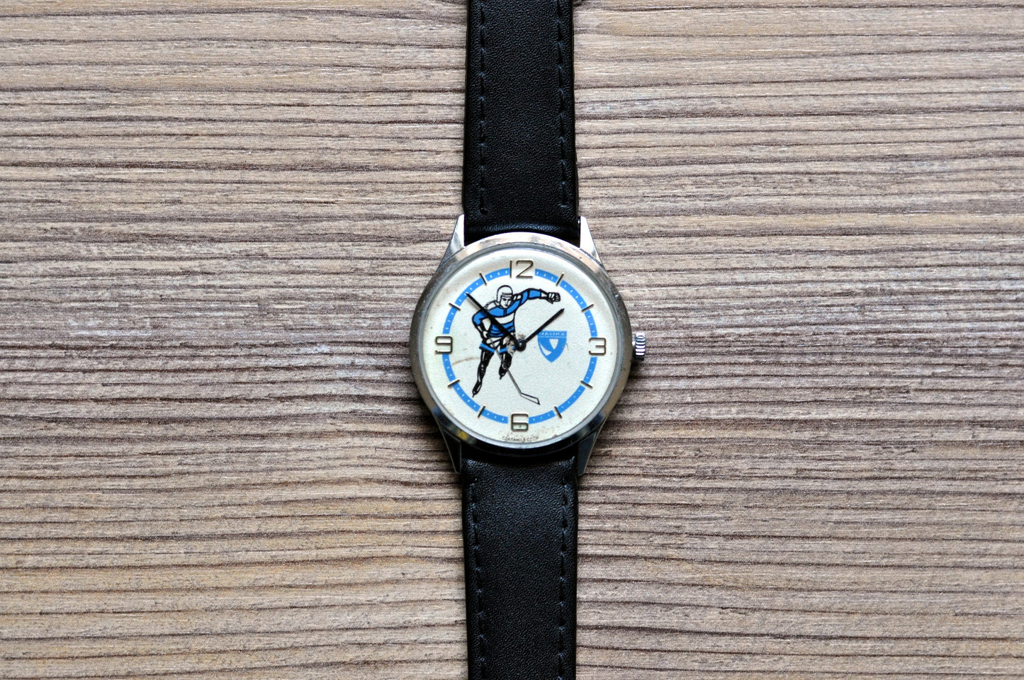 Soviet watch'Chaika'  Ukraine watch Vintage Watch Mens watch Mechanical watch - Hockey player on clock face -  USSR Vintage